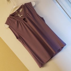 Tahari Arthur S Levine sleeveless blouse